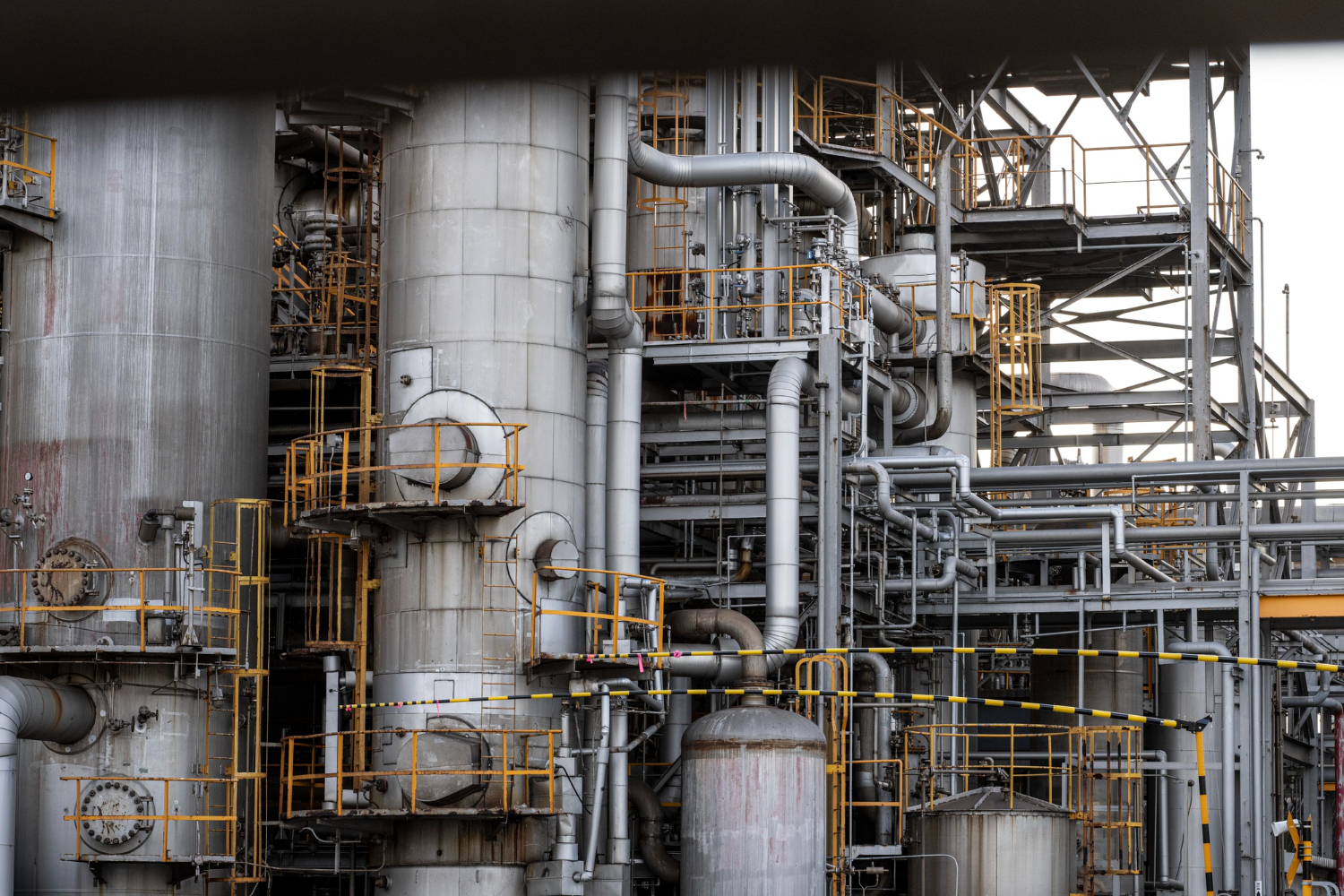 Oil drilling platform
