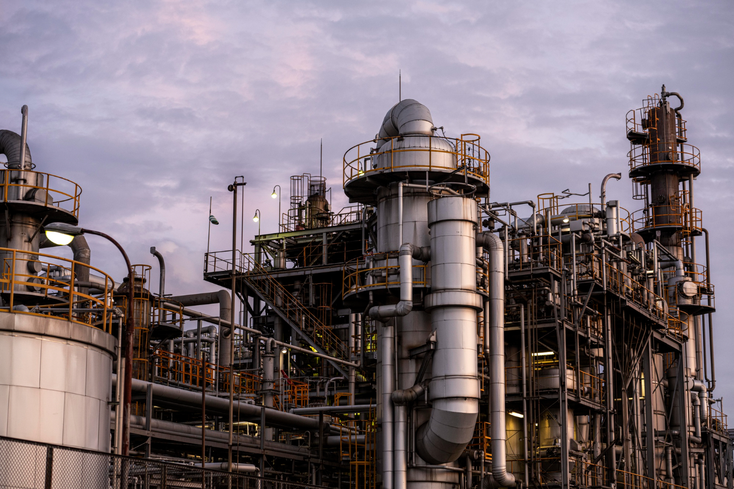 Gas processing plant